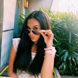 Meet your Posher, Ava